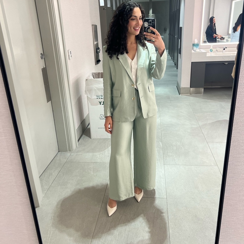 Elegant Light Green Women's Pantsuit